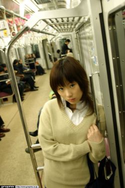 《乌克兰破女初摘花过程》